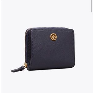 NWT TORY BURCH Authentic Navy Blue Robinson Leather Bi-fold Wallet